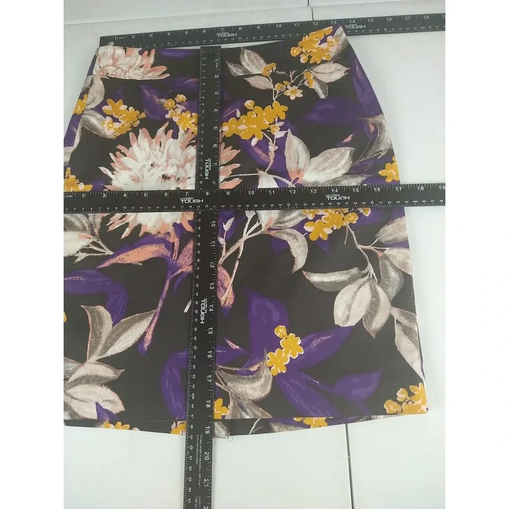 Ann‎ Taylor Skirt Ladies 0/Petite Purple Floral Lined Short Stretch Pencil Work